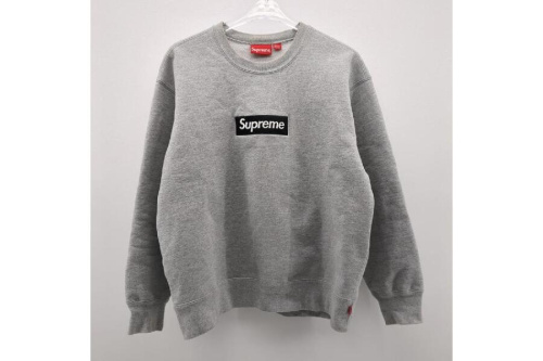 ファッションのトップス