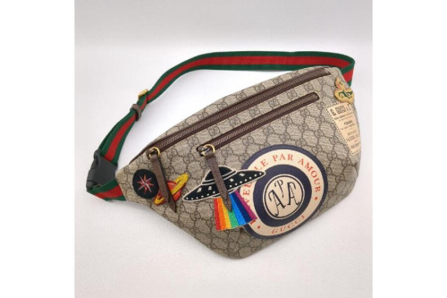 バッグのウエストポーチ