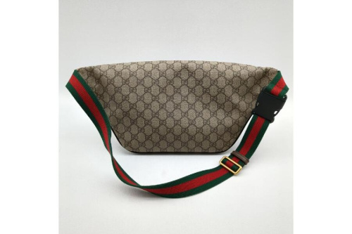 ウエストポーチのグッチ（GUCCI）