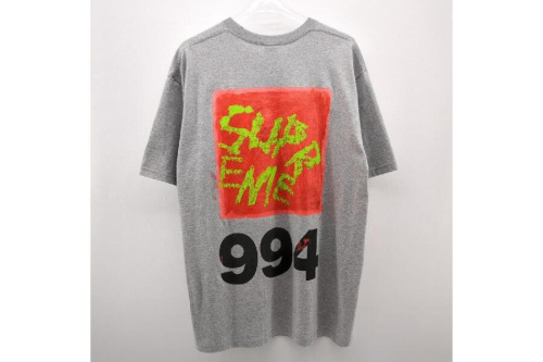 ファッションのTシャツ