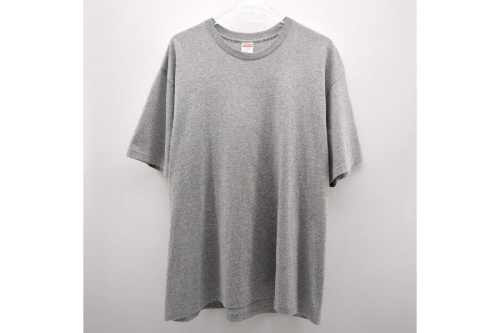 Tシャツのシュプリーム(Supreme)