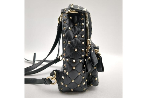 ガラヴァーニ(GARAVANI)のロックスタッズ