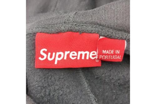 シュプリーム（Supreme）の8SS Cord Collegiate Logo Hooded