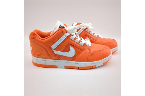 ナイキ（NIKE）のシュプリーム(Supreme)