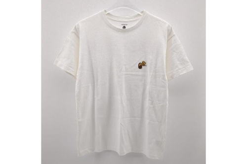 Tシャツのアベイシングエイプ(A BATHING APE)