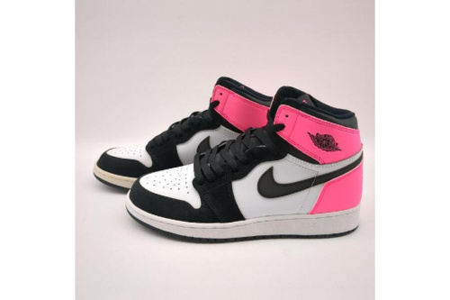 スニーカーのナイキ（NIKE）