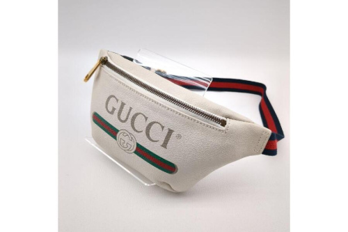 バッグのウエストポーチ