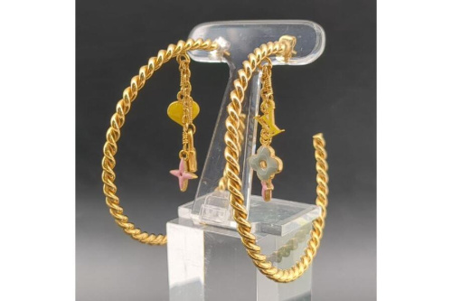 ジュエリーのピアス