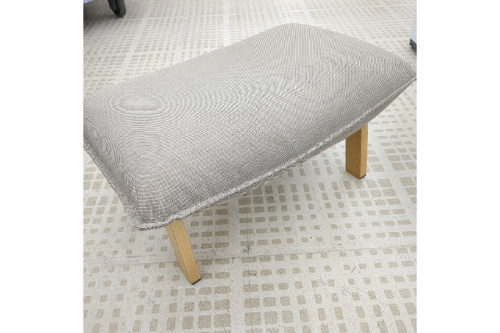 オットマン付き