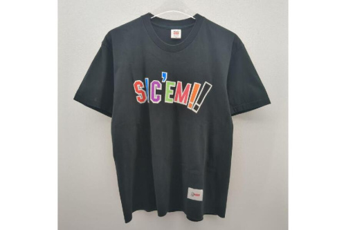 ファッションのTシャツ