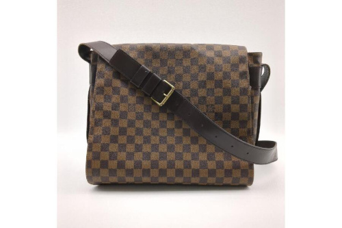 バッグのショルダーバッグ