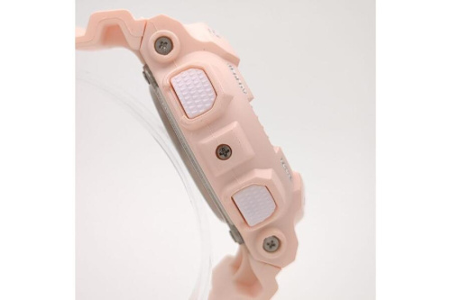 GA-110MP　クォーツの腕時計