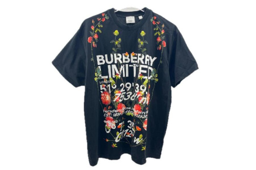ファッションのTシャツ