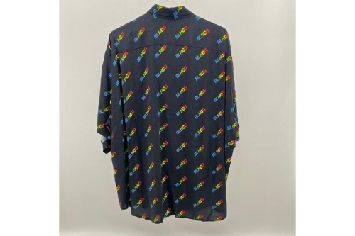 トップスのバレンシアガ（Balenciaga）