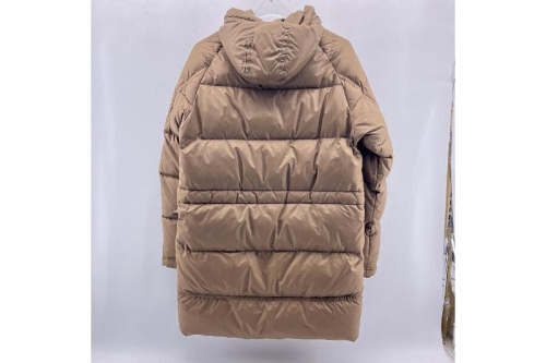 コートのモンクレール（Moncler）
