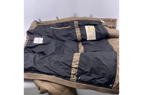 モンクレール（Moncler）