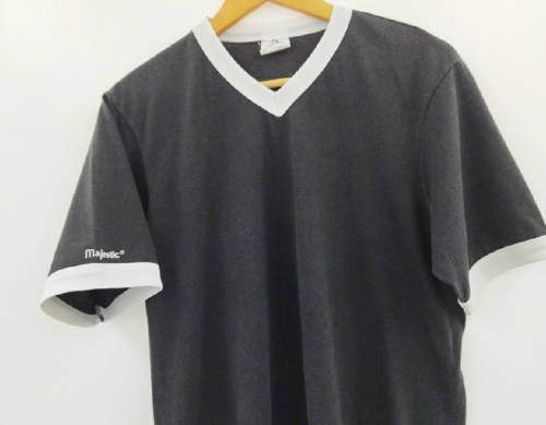 ヴィンテージTシャツのリンガーTシャツ