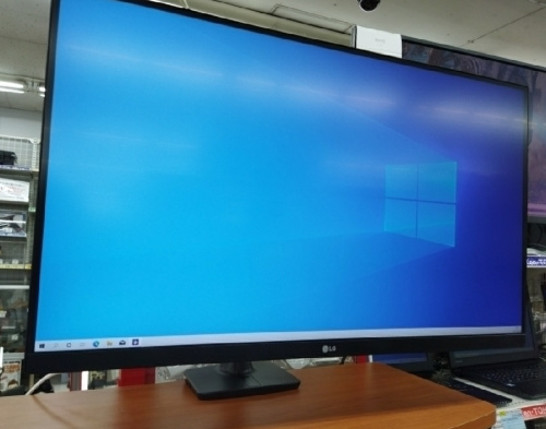 PC・スマホのモニターディスプレイ