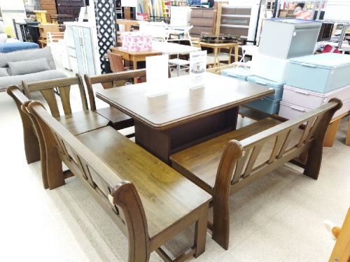中古家具のベンチダイニング