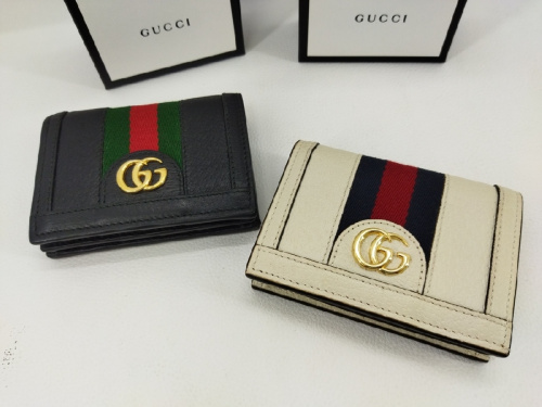グッチの2つ折り財布