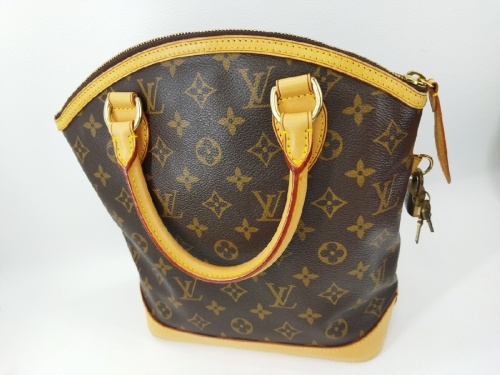 ハンドバッグのモノグラム