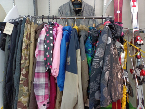 カービングスキーのスノーウェア