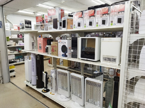 暖房器具のファンヒーター