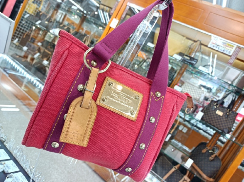 ブランドバッグ・財布のルイヴィトン