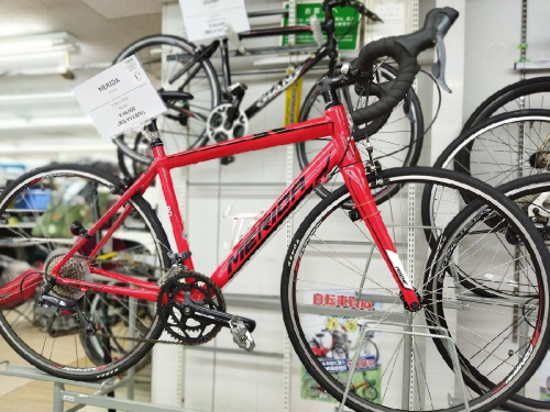 自転車のロードバイク