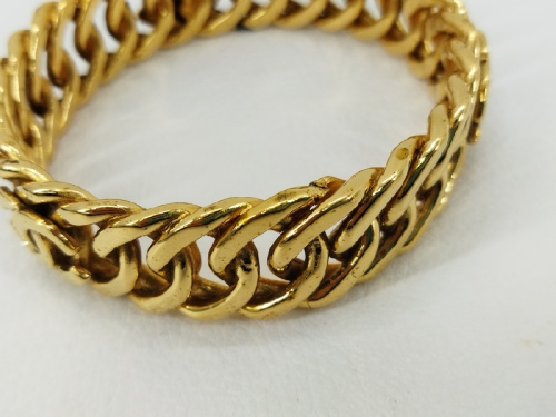 バングルのシャネル（CHANEL）