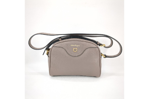 ショルダーバッグのサルヴァトーレフェラガモ（Salvatore Ferragamo）