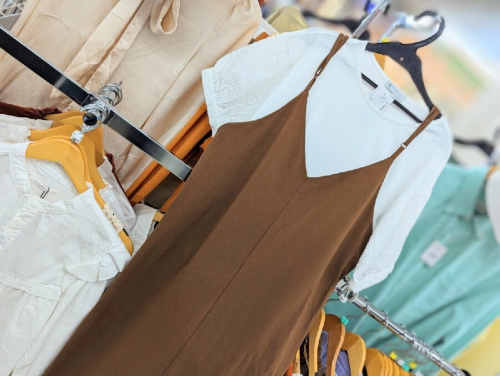 ファッションのワンピース