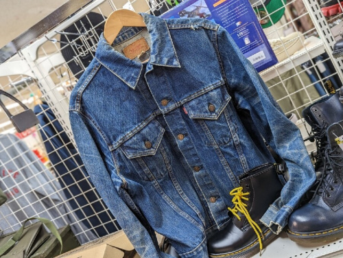 ジャケットのリーバイス(LEVIS)
