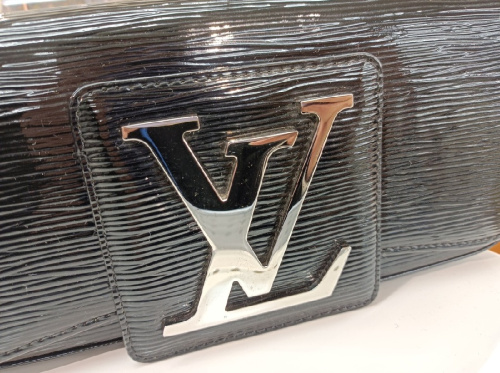 クラッチバッグのルイ・ ヴィトン（LOUIS VUITTON）