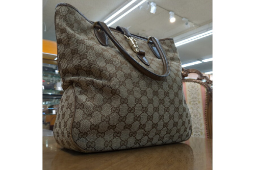 バッグのトートバッグ
