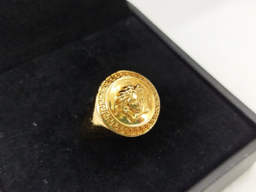 リングのヴェルサーチェ(VERSACE)
