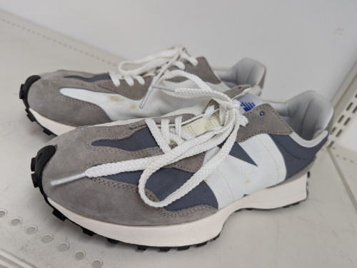 シューズ・靴のスニーカー