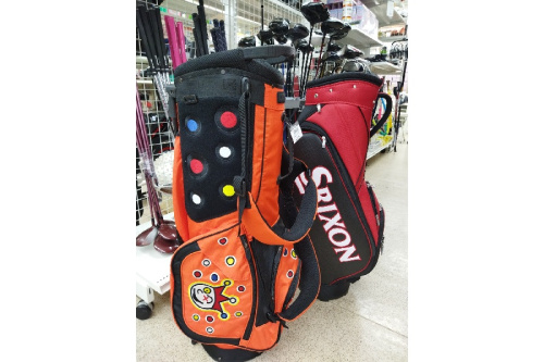 スポーツ用品のゴルフ