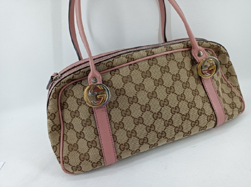 バッグのショルダーバッグ