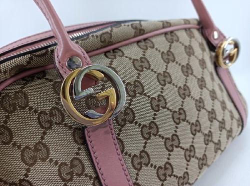 ショルダーバッグのグッチ（GUCCI）