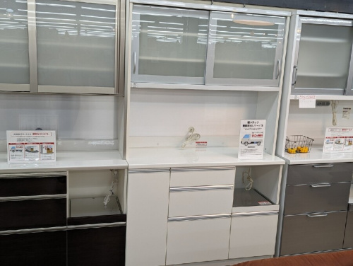 家具の食器棚