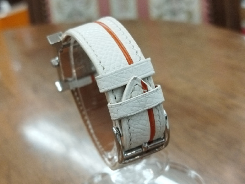 Hウォッチのオレンジライン