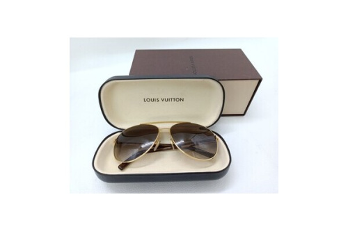 ファッション小物のサングラス