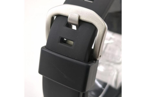 アウトドアの多機能ウォッチ