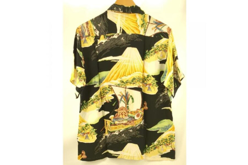 アロハシャツのサンサーフ