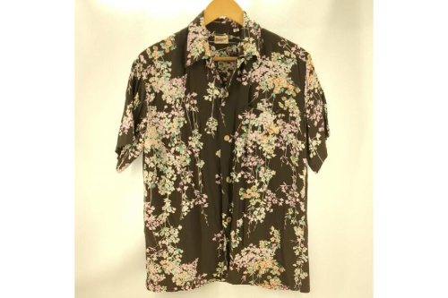 ファッションのアロハシャツ