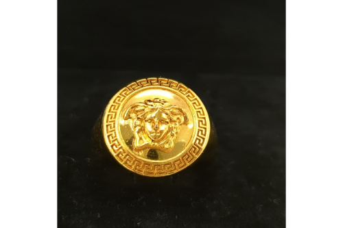 リングのヴェルサーチ