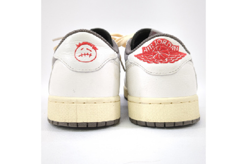 ナイキ(NIKE)のコラボモデル
