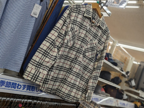 ファッションのシャツ