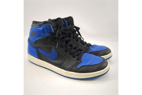スニーカーのナイキ（NIKE）